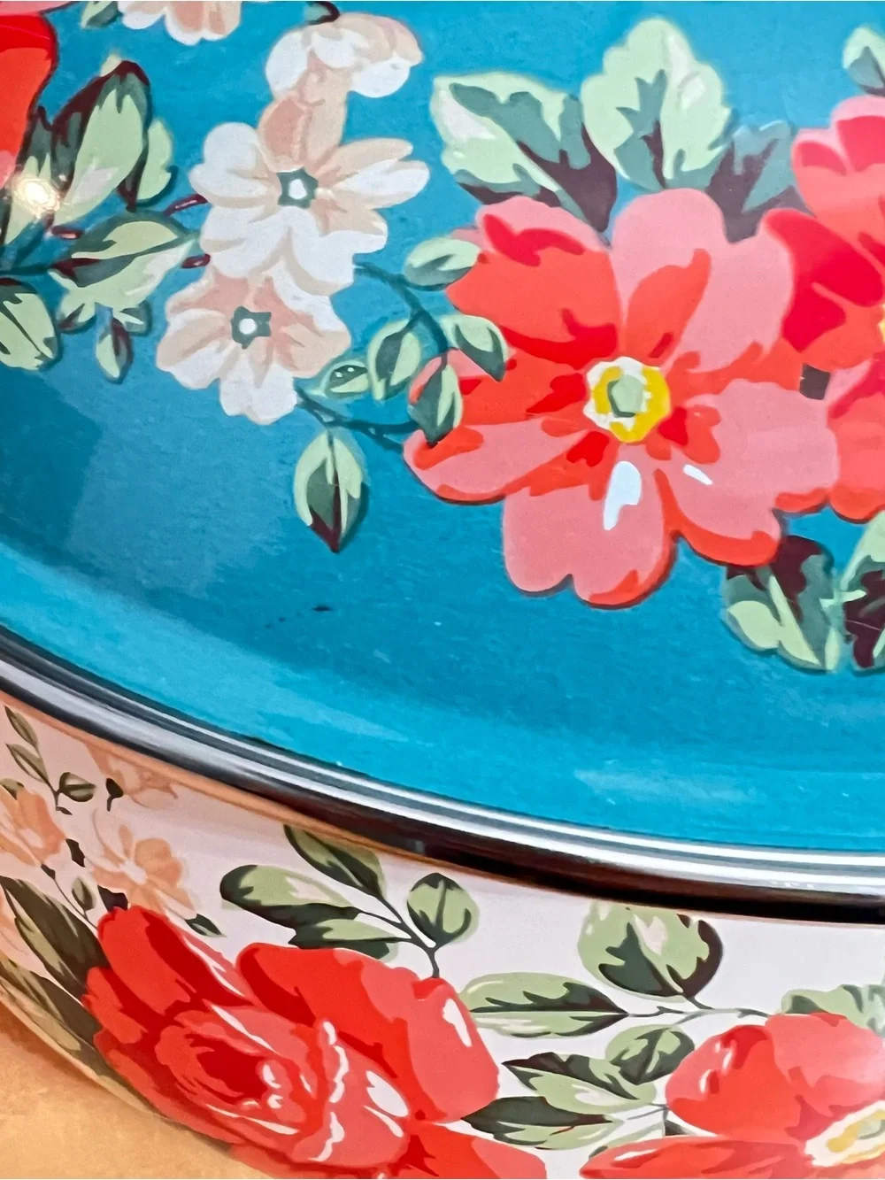 The Pioneer Woman Vintage Floral 4 Quart Enamel Cast Iron Dutch Oven with Lid